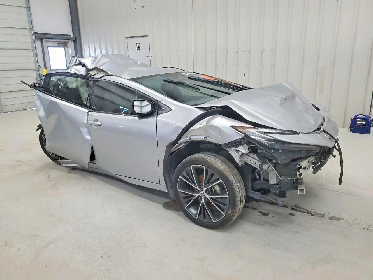 2024 TOYOTA PRIUS