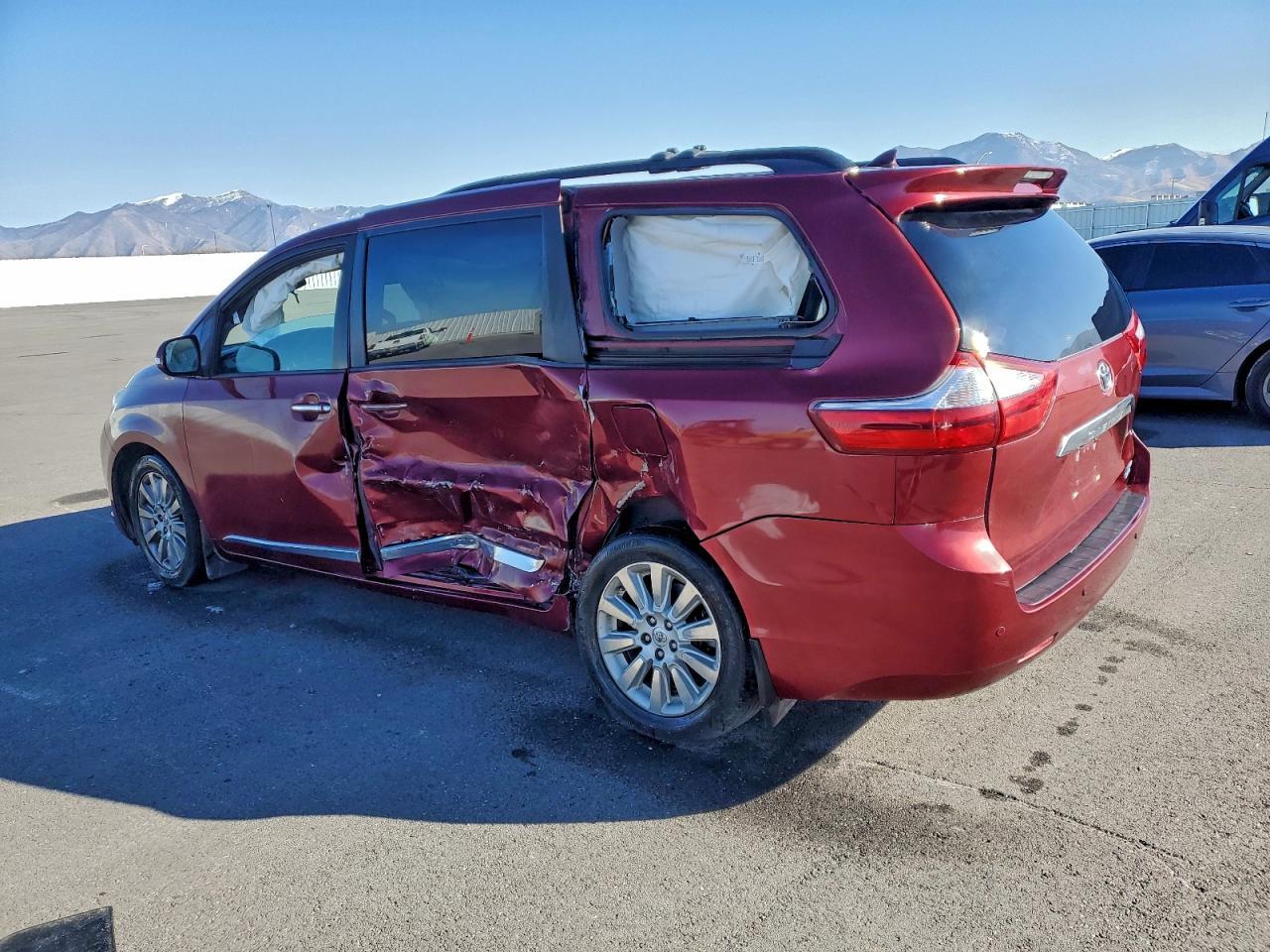 2015 TOYOTA SIENNA