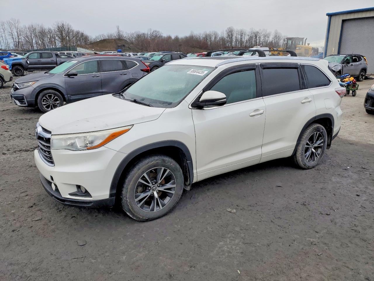 2016 TOYOTA HIGHLANDER
