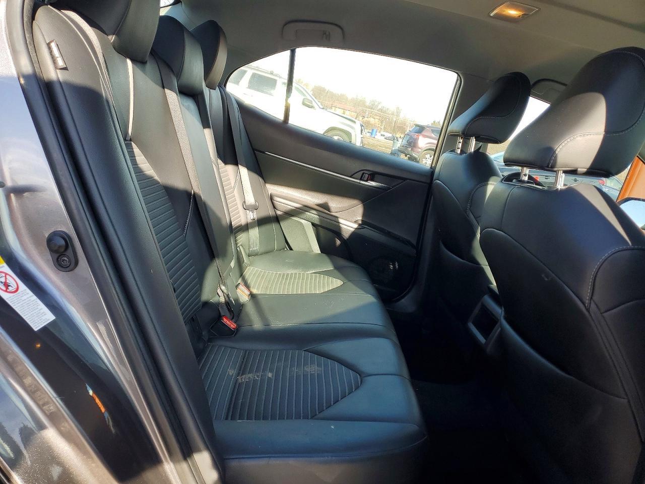 2018 TOYOTA CAMRY