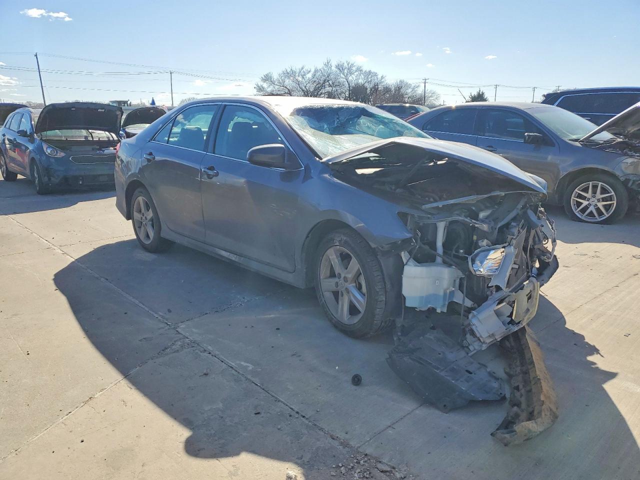 2014 TOYOTA CAMRY