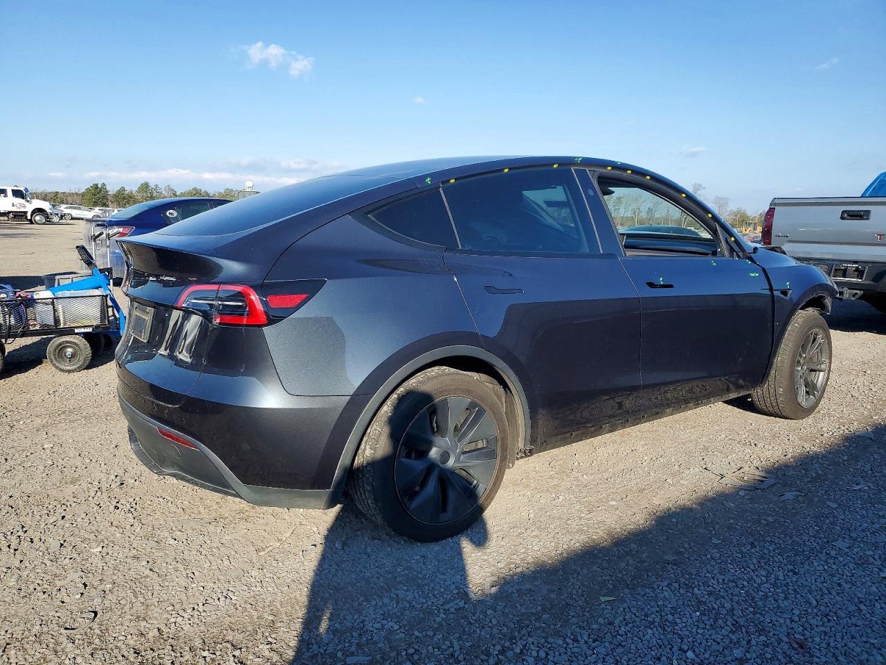 2024 TESLA MODEL Y