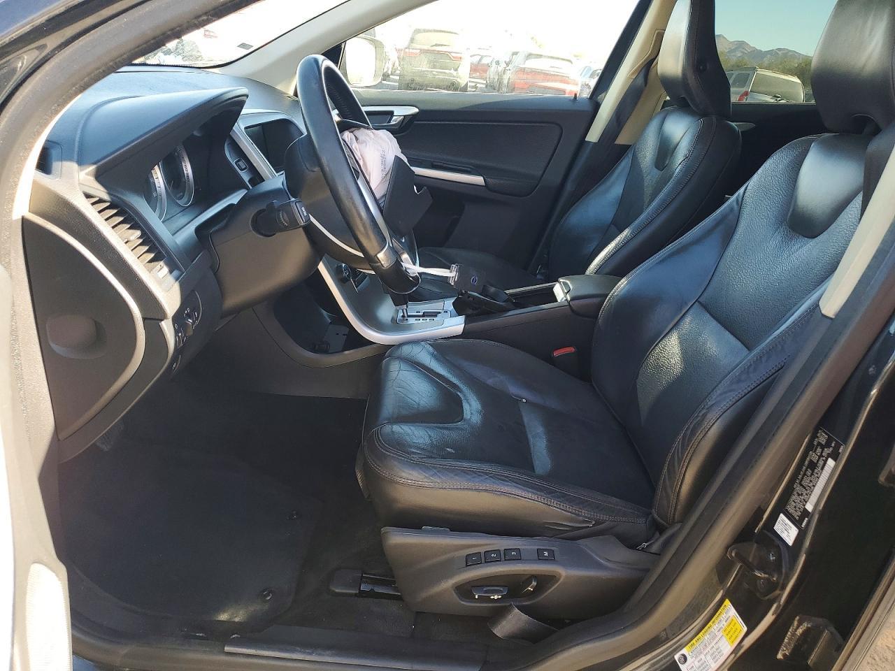 2011 VOLVO XC60