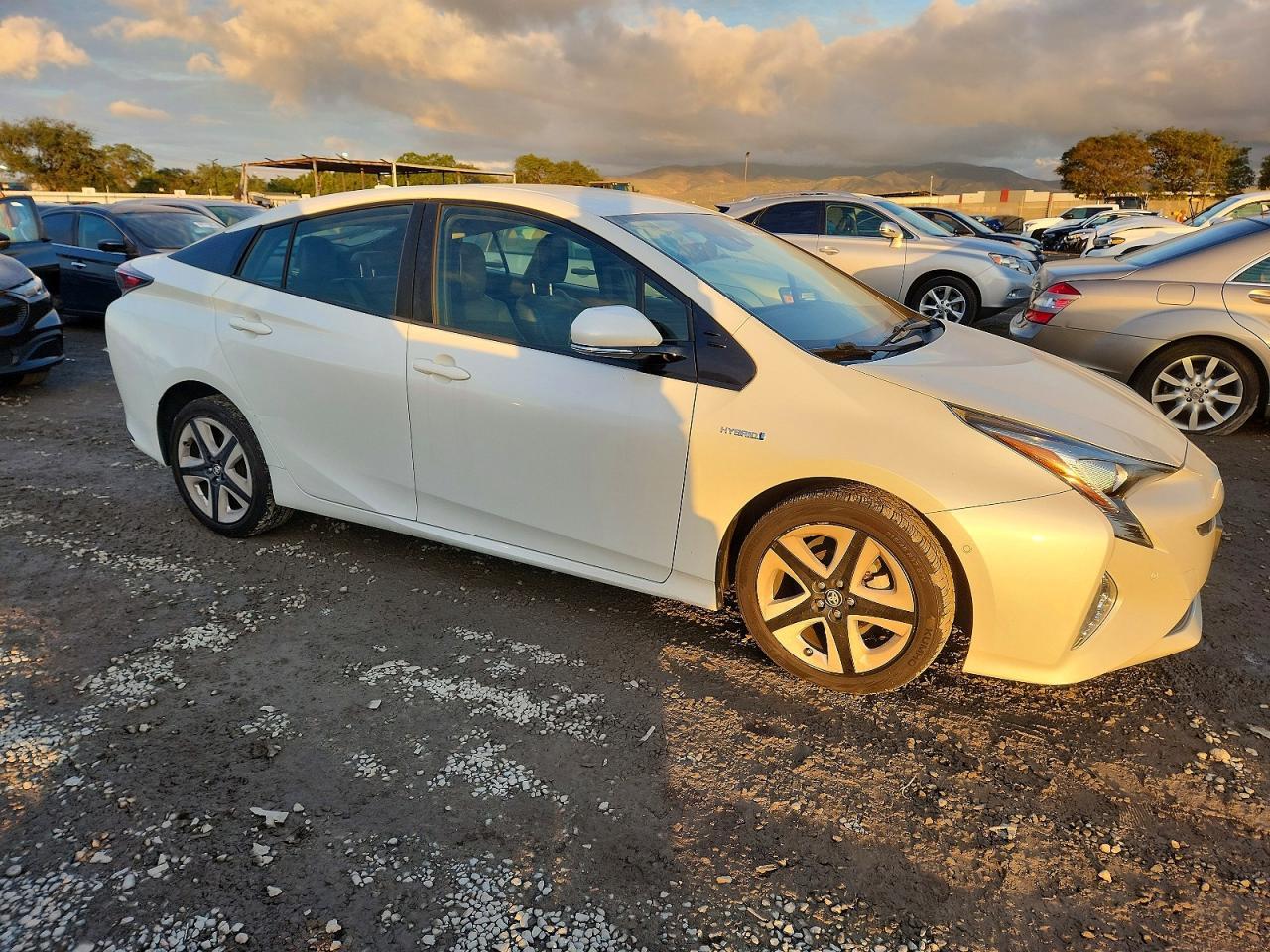 2018 TOYOTA PRIUS