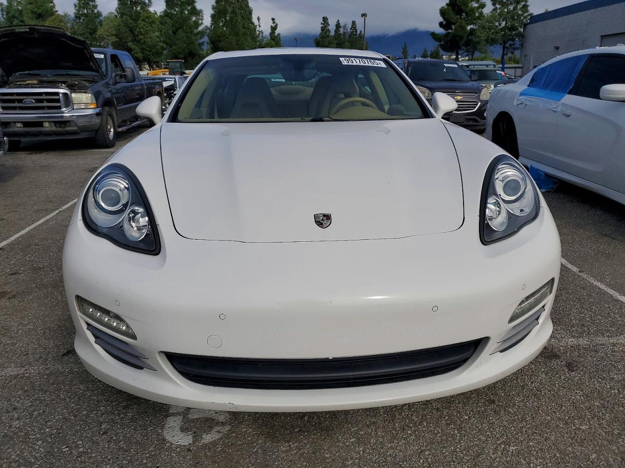 2011 PORSCHE Panamera