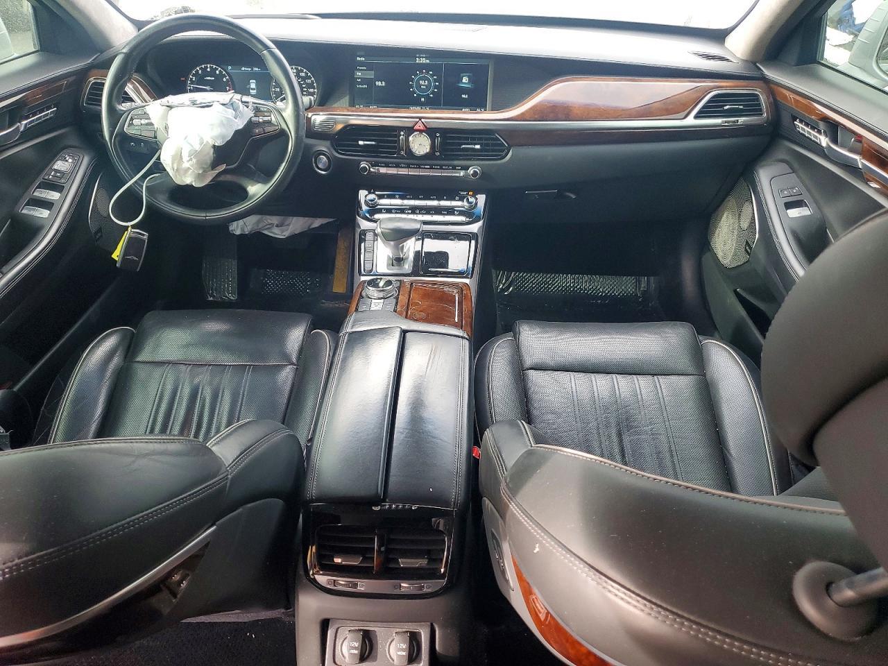 2017 GENESIS G90