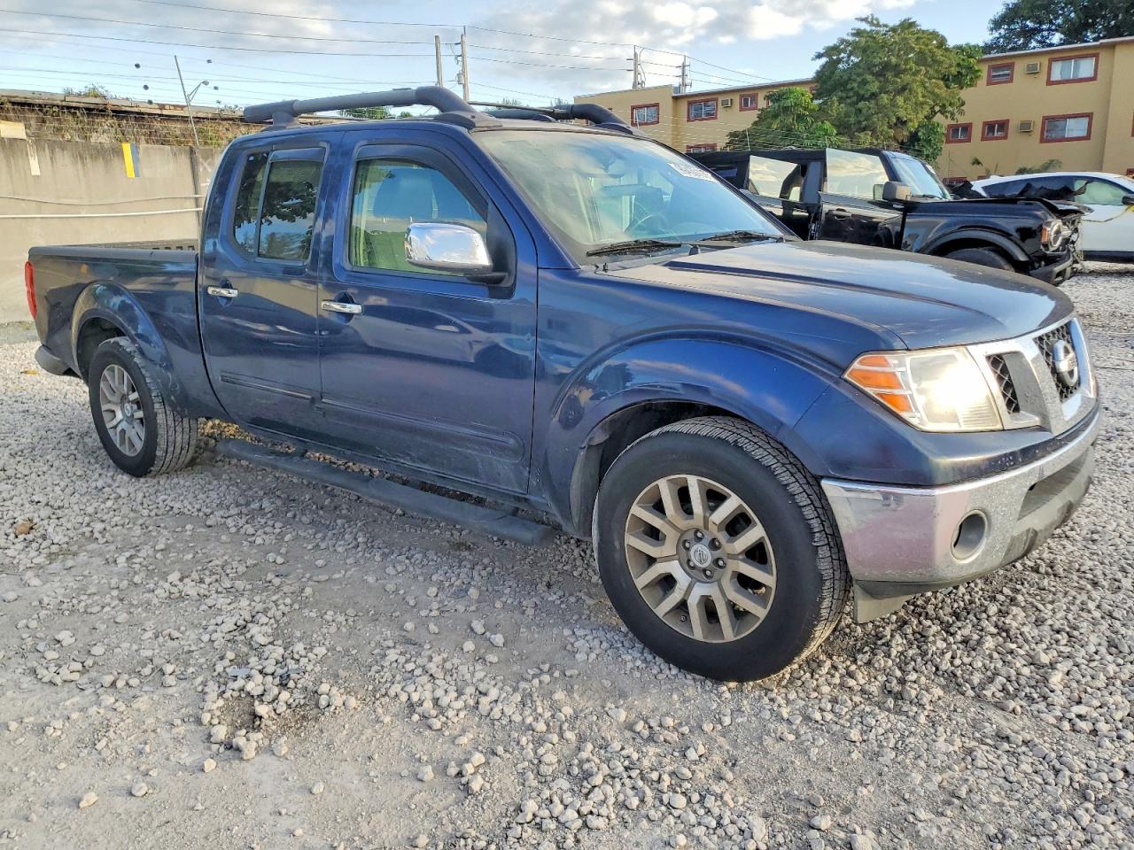 2011 NISSAN Frontier