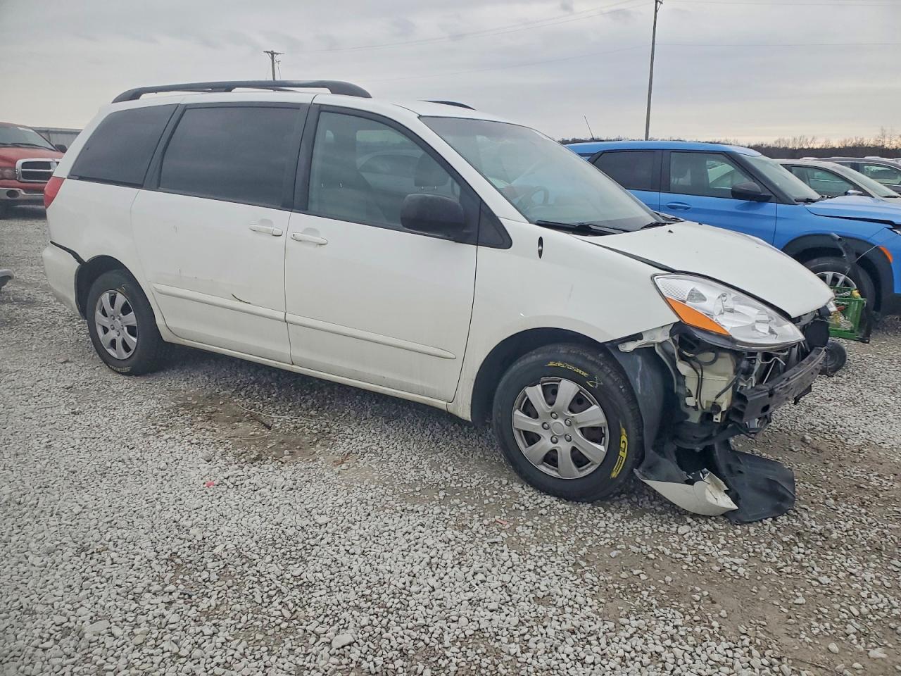 2010 TOYOTA SIENNA