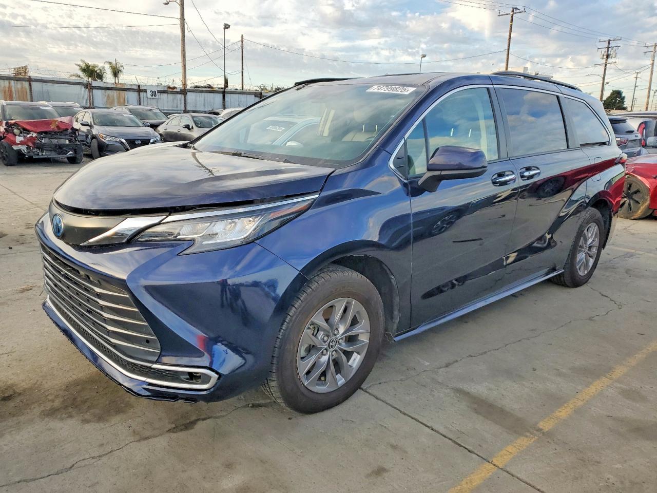 2023 TOYOTA SIENNA