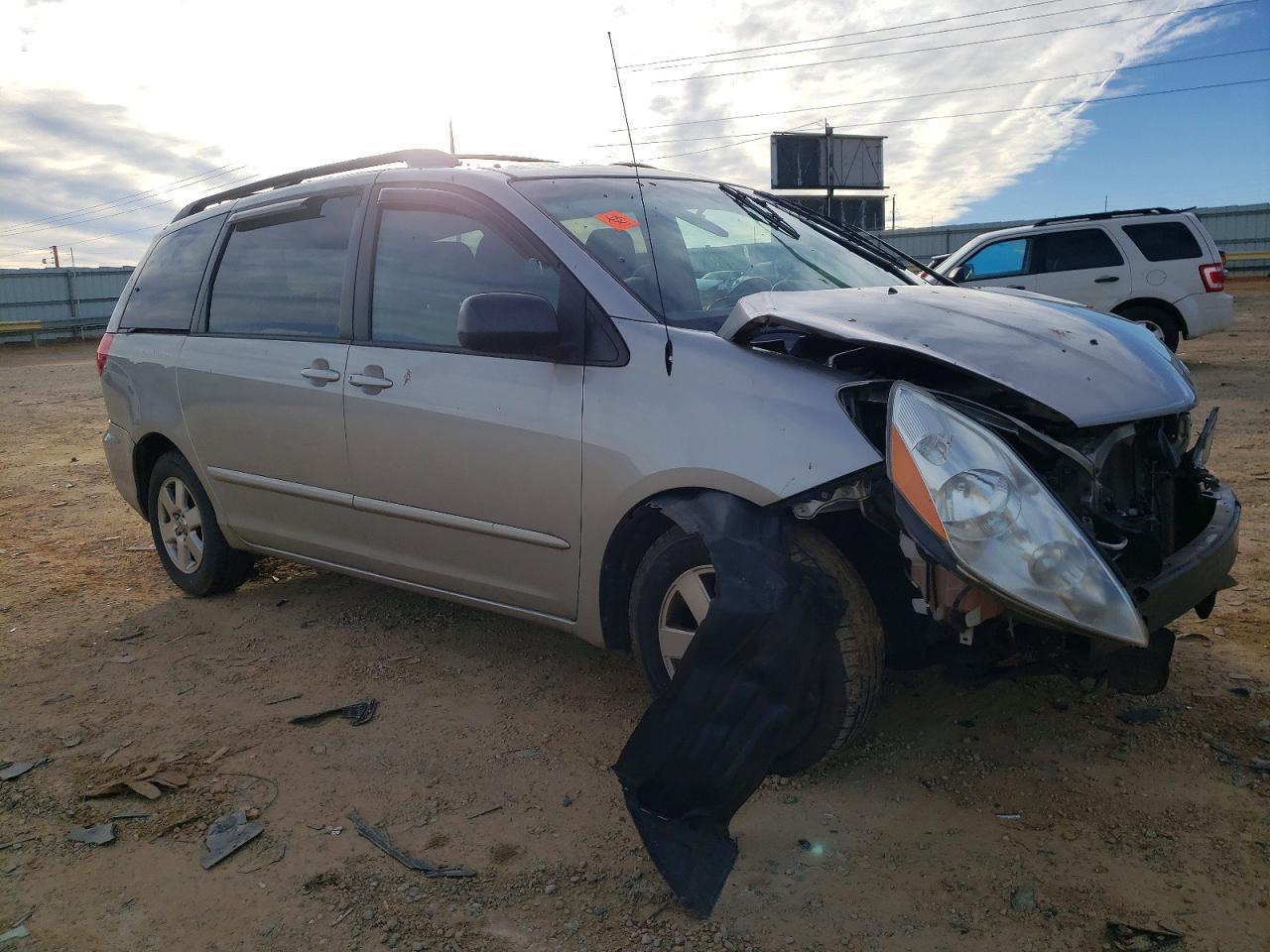 2009 TOYOTA SIENNA