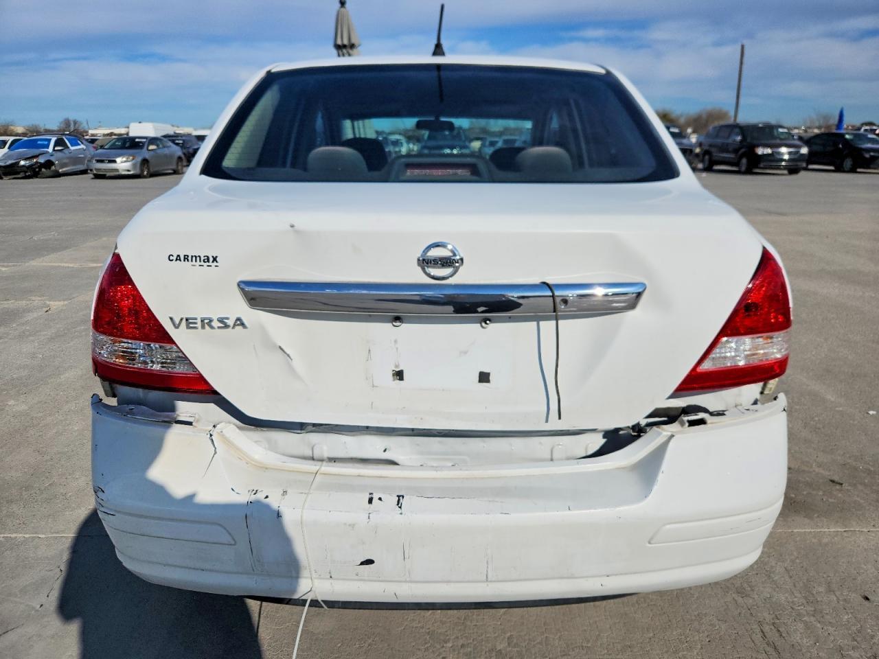 2011 NISSAN VERSA