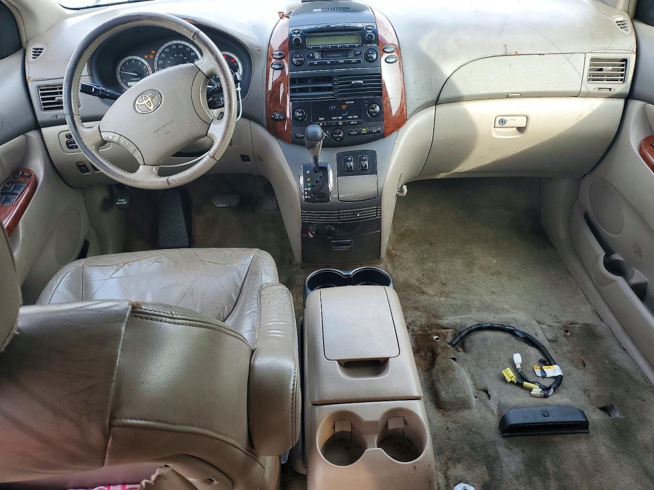 2005 TOYOTA SIENNA