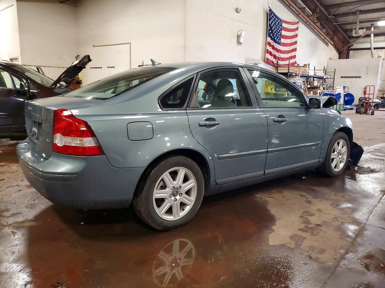 2004 VOLVO S40
