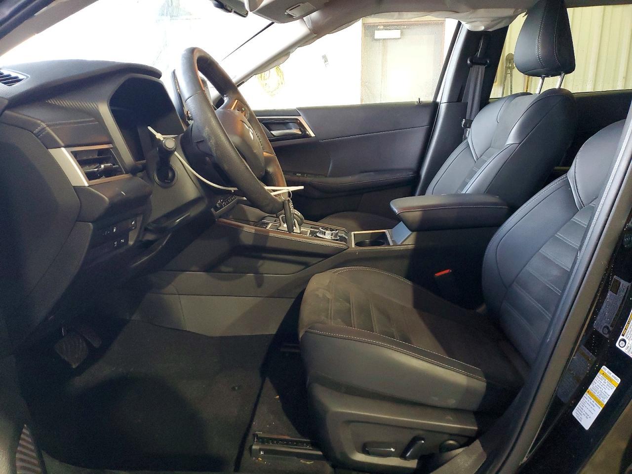 2025 MITSUBISHI outlander