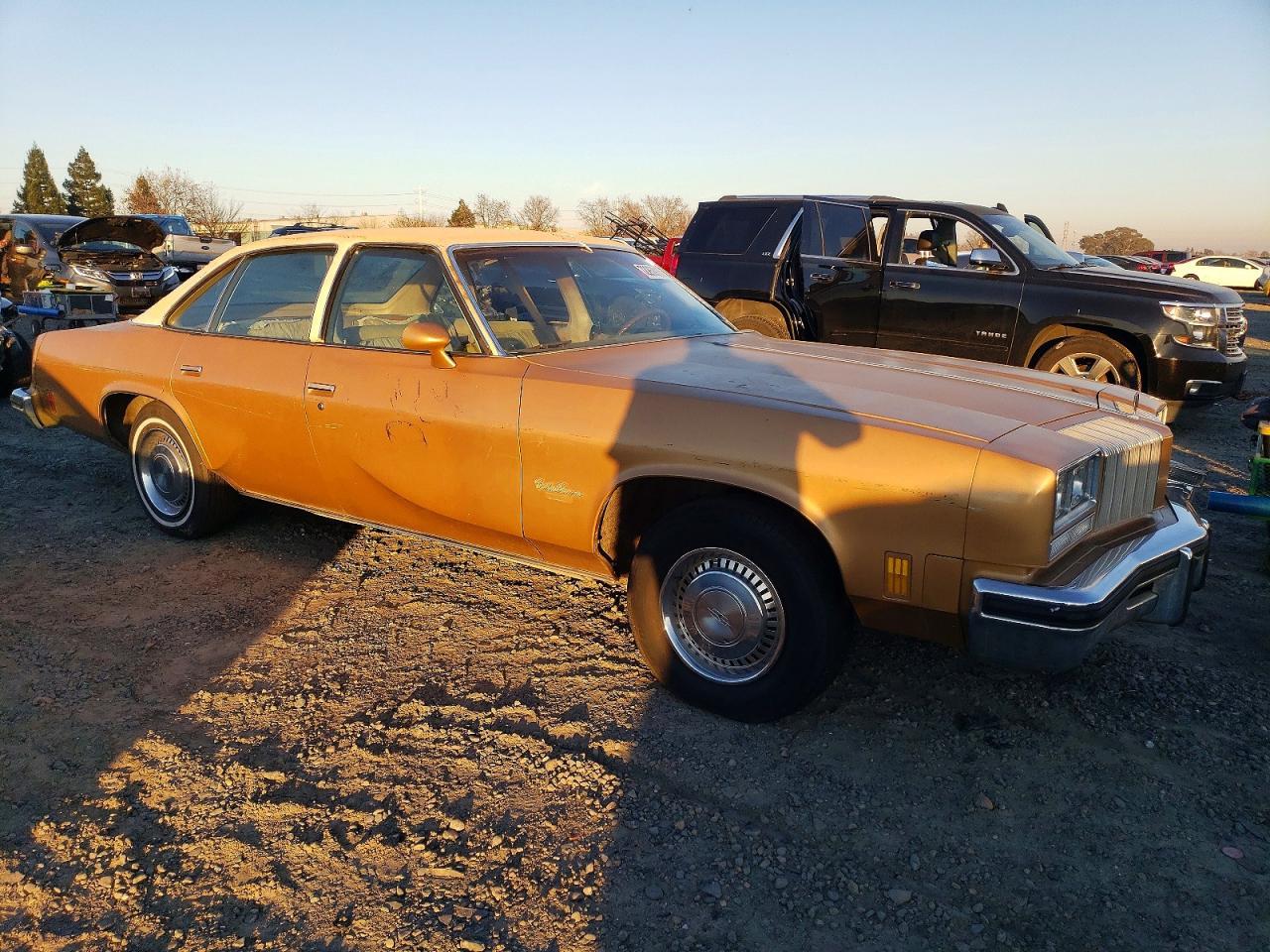 1977 OLDSMOBILE Cutlass