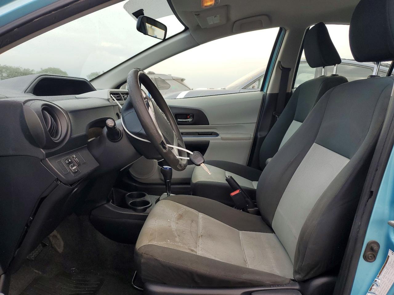 2012 TOYOTA Prius c