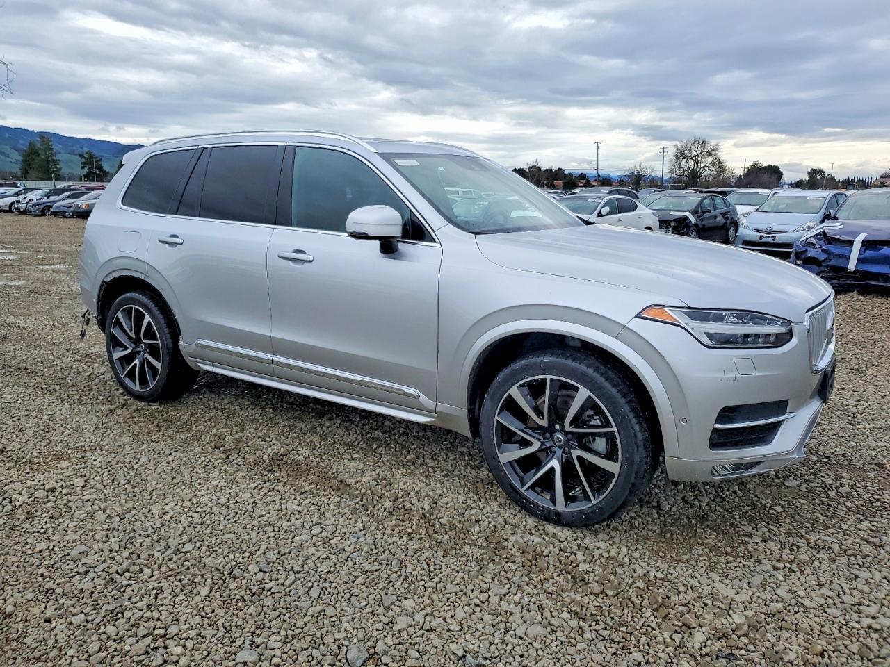 2018 VOLVO XC90