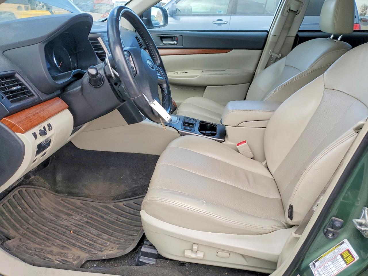 2013 SUBARU Outback