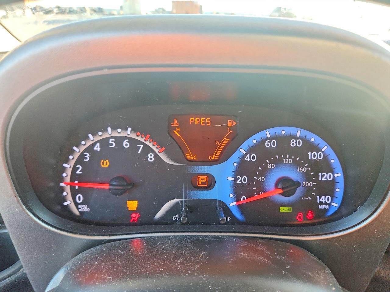 2013 NISSAN CUBE