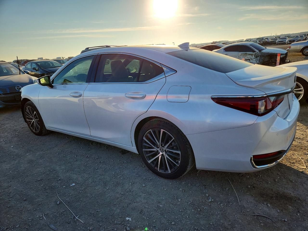 2025 LEXUS ES 300H