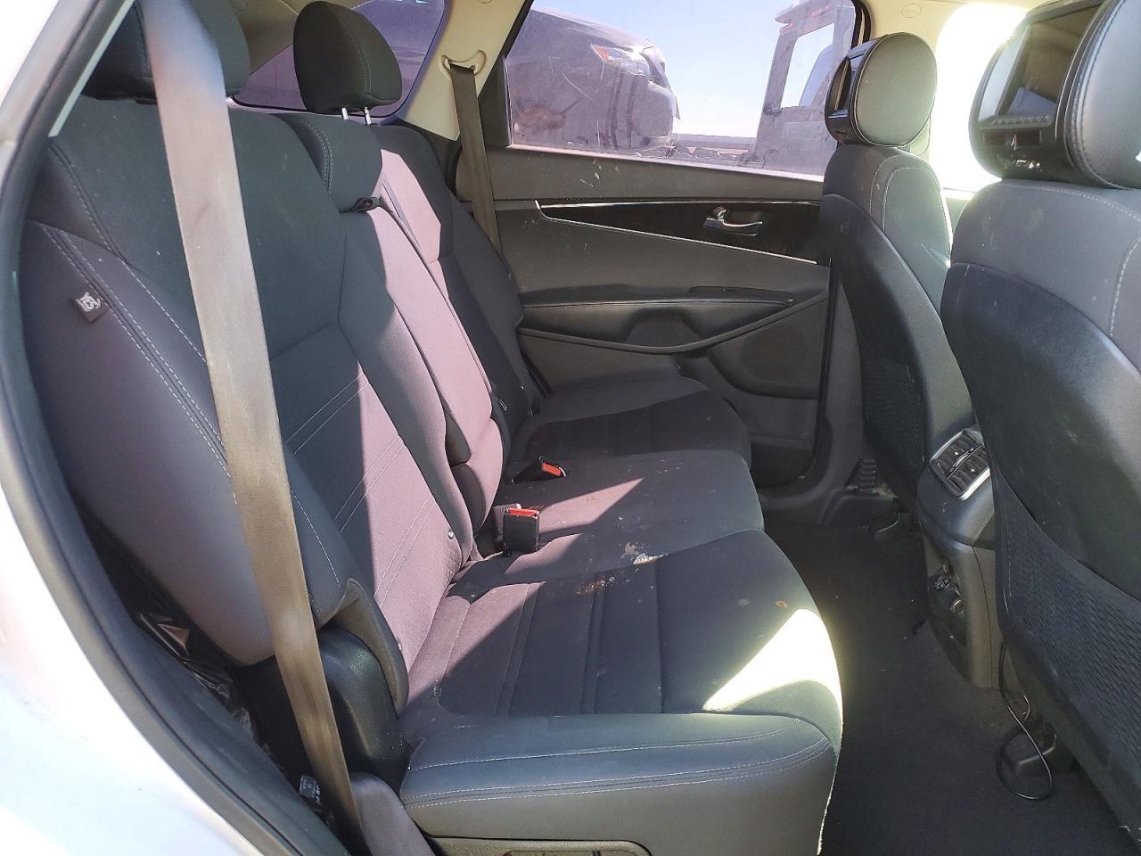 2016 KIA SORENTO