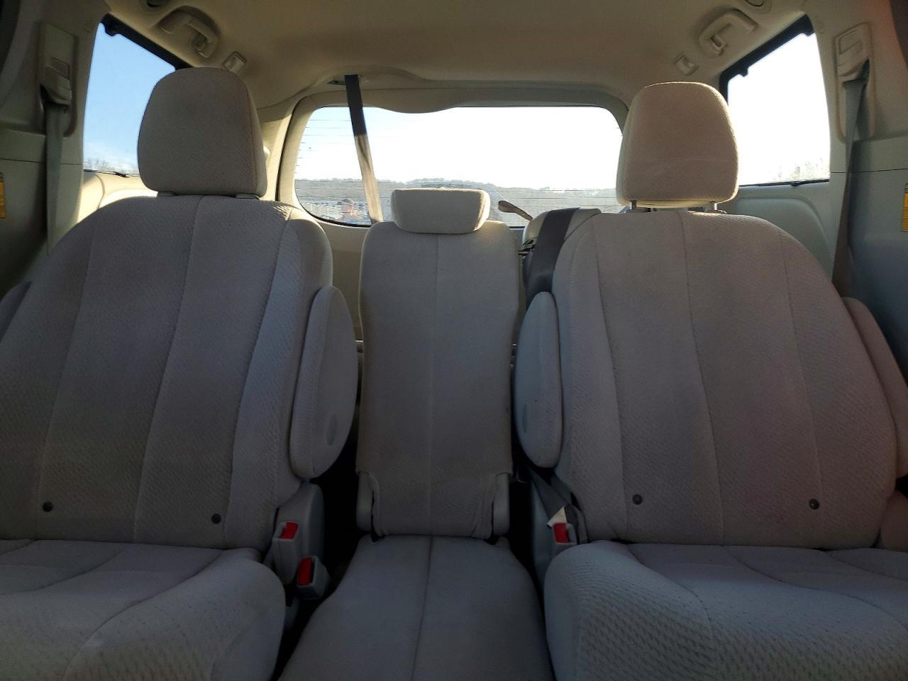 2014 TOYOTA SIENNA