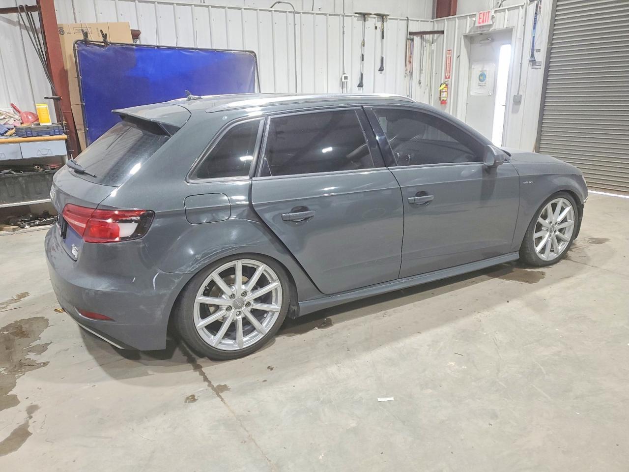 2017 AUDI A3 e-tron
