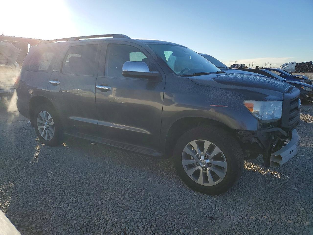 2011 TOYOTA Sequoia
