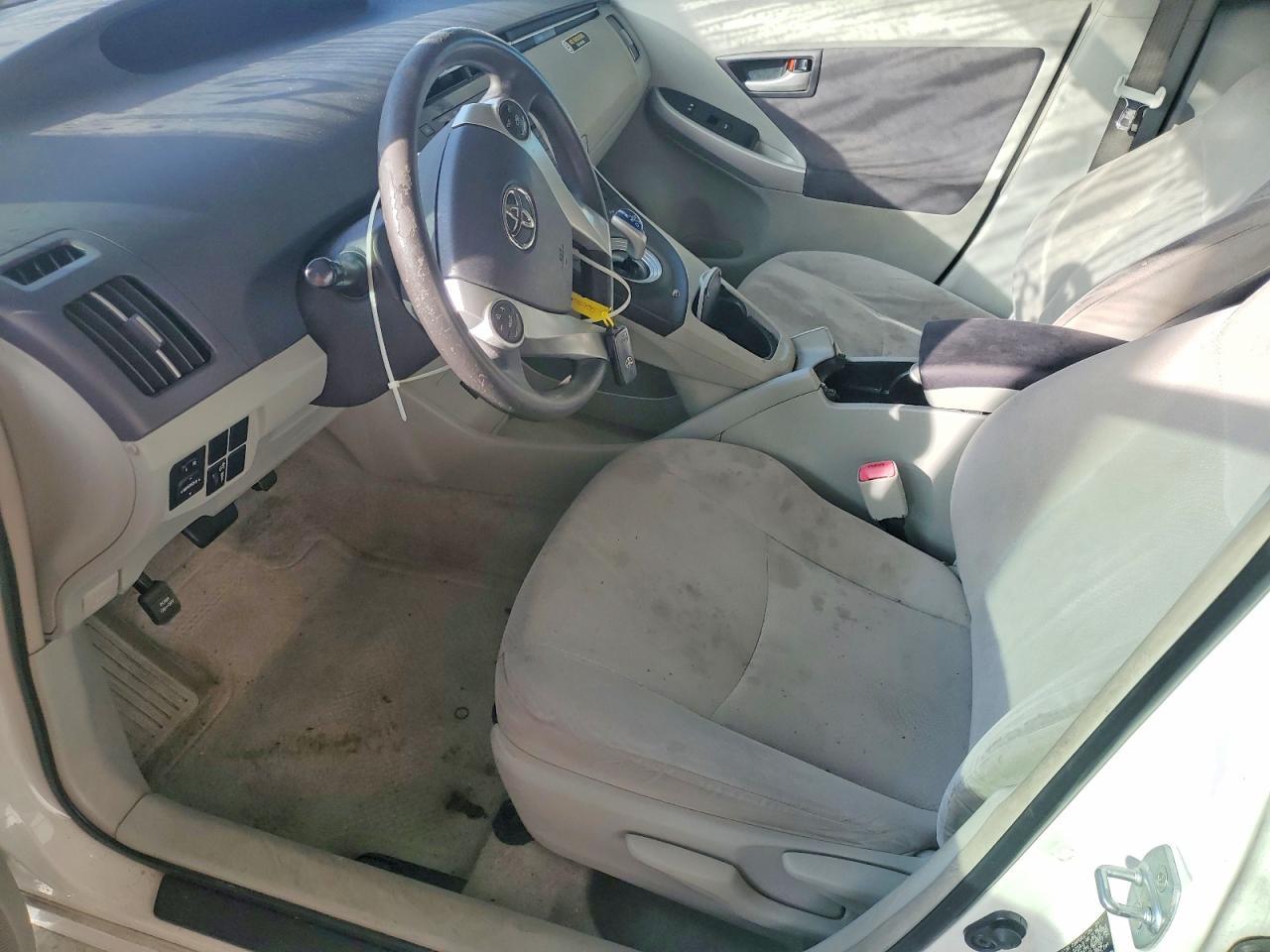 2011 TOYOTA PRIUS