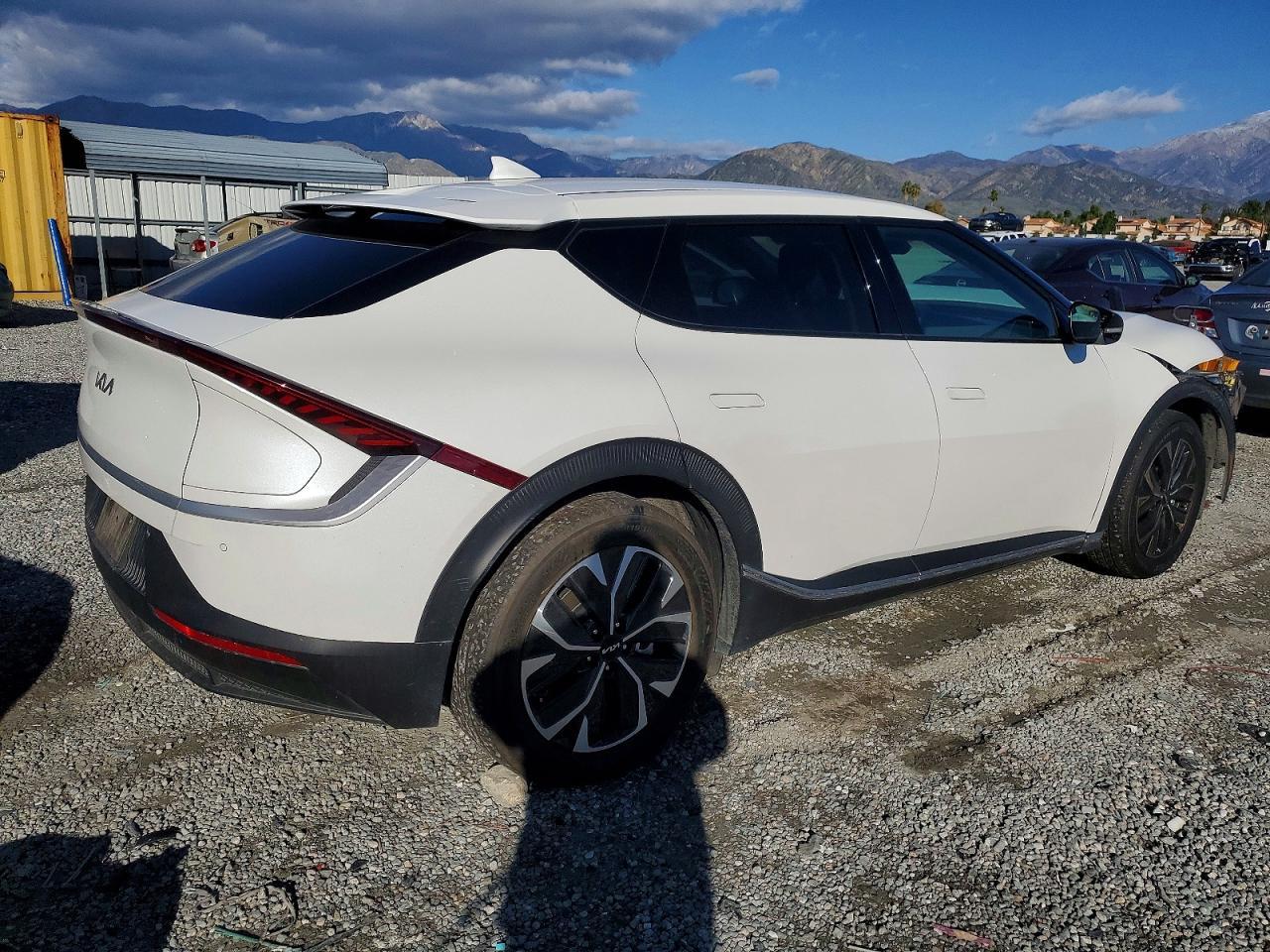 2023 KIA EV6