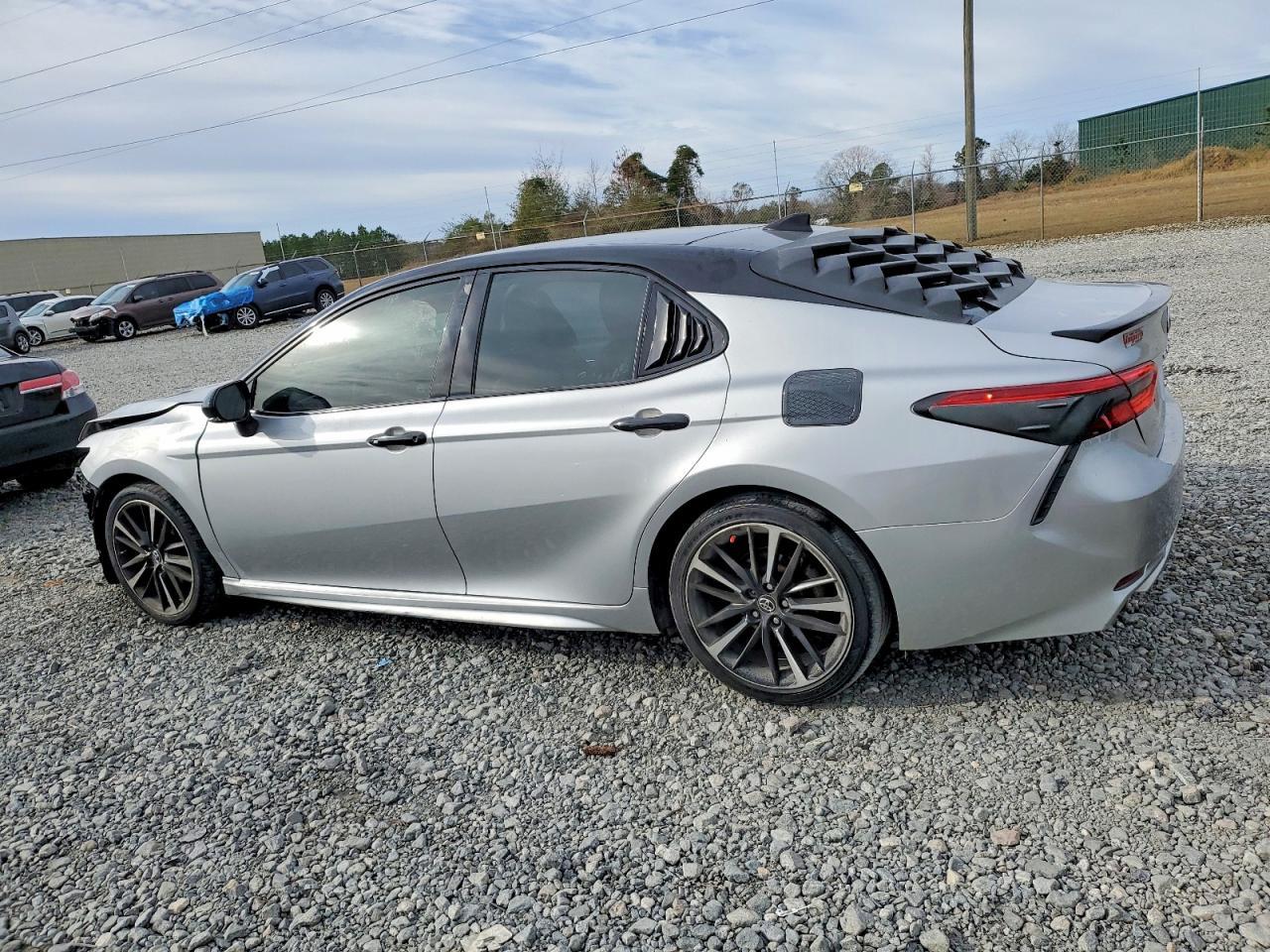 2018 TOYOTA CAMRY