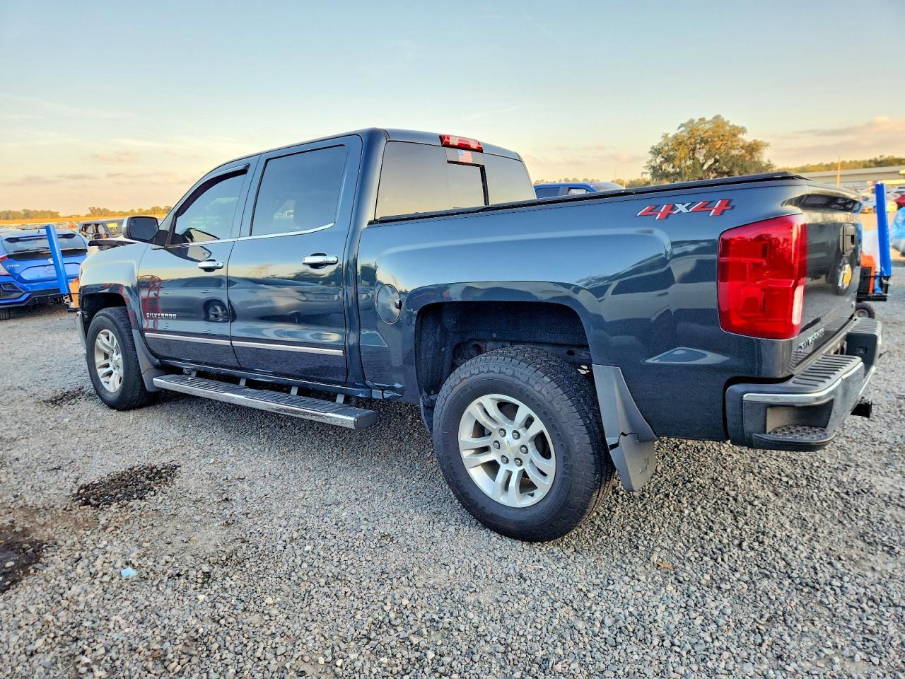 2018 CHEVROLET Silverado