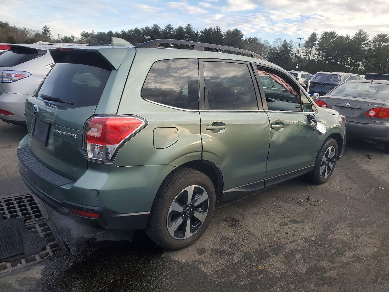 2018 SUBARU FORESTER