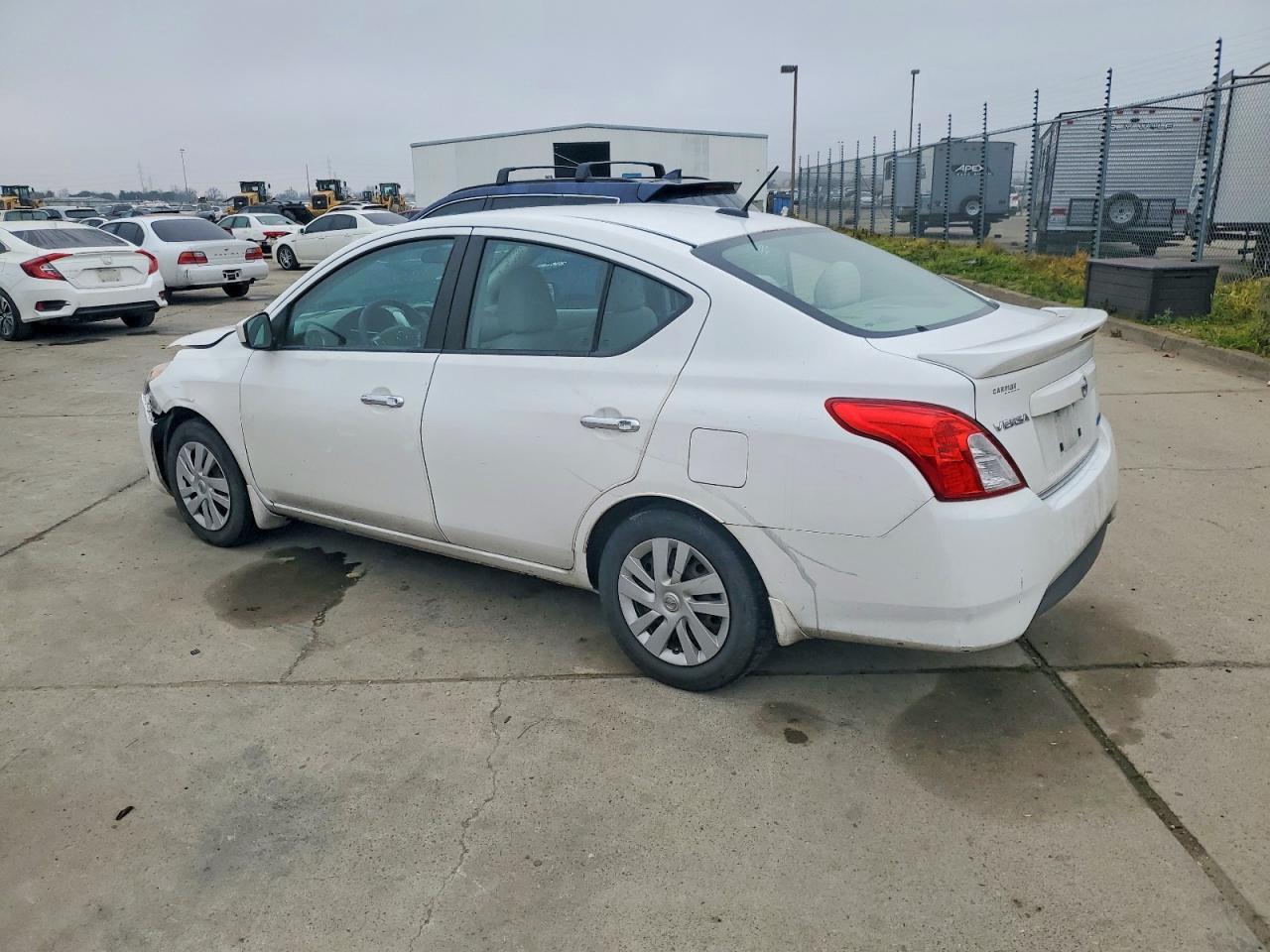 2015 NISSAN VERSA
