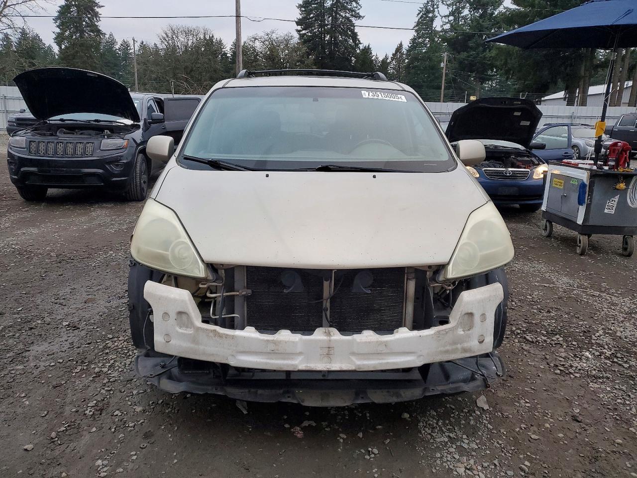 2004 TOYOTA SIENNA
