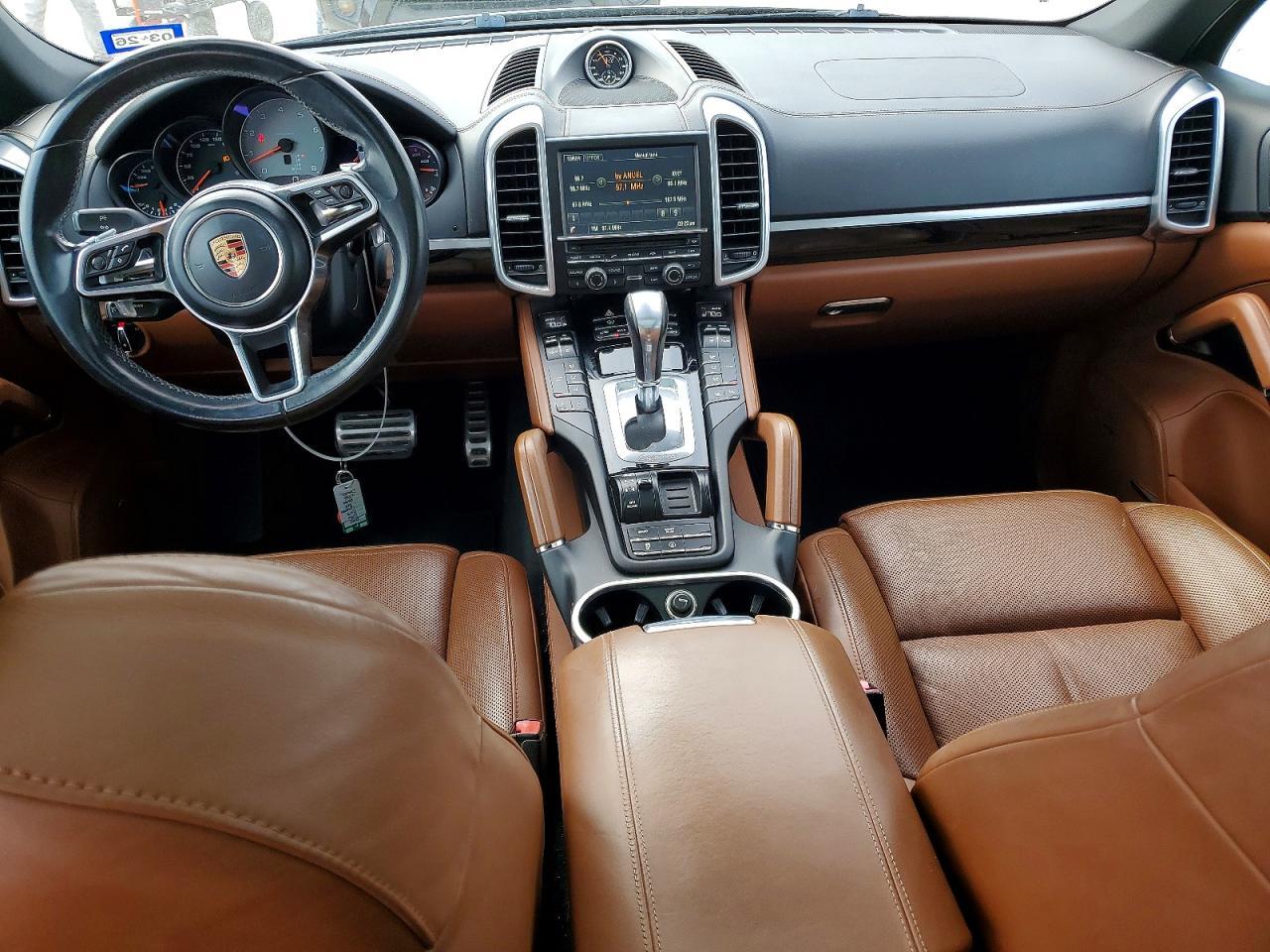 2016 PORSCHE CAYENNE