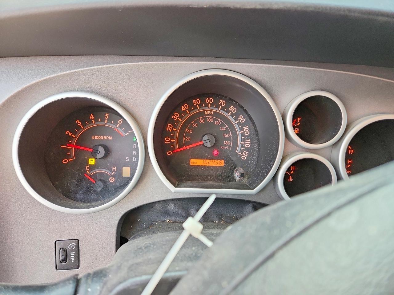 2011 TOYOTA TUNDRA