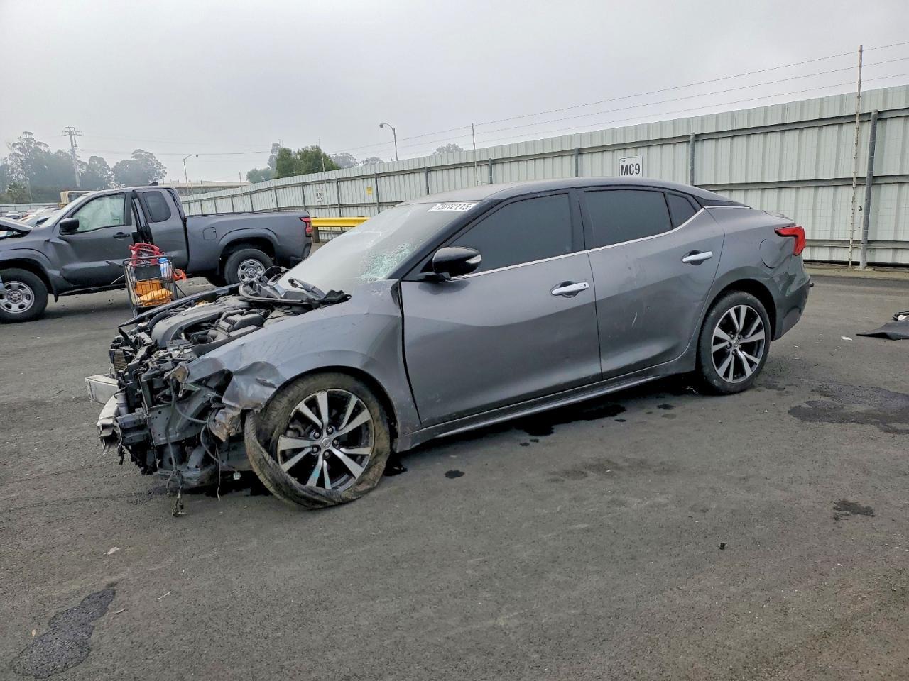 2017 NISSAN Maxima
