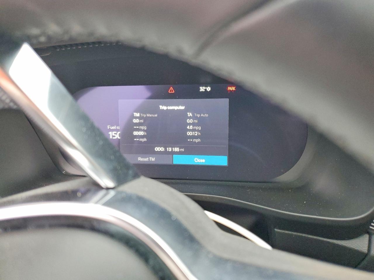 2025 VOLVO XC40