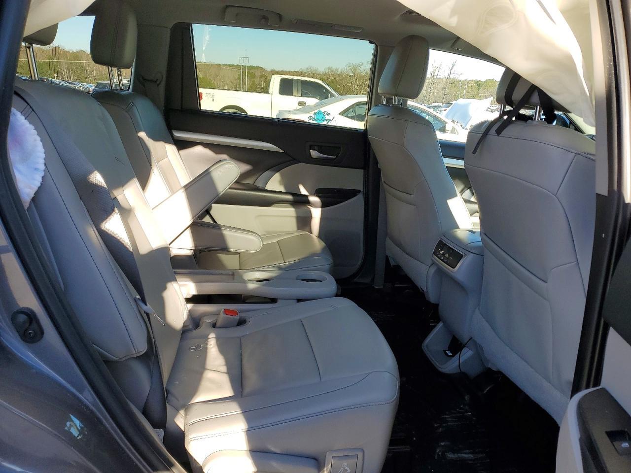 2019 TOYOTA HIGHLANDER