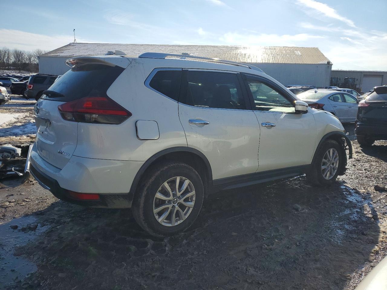 2017 NISSAN ROGUE