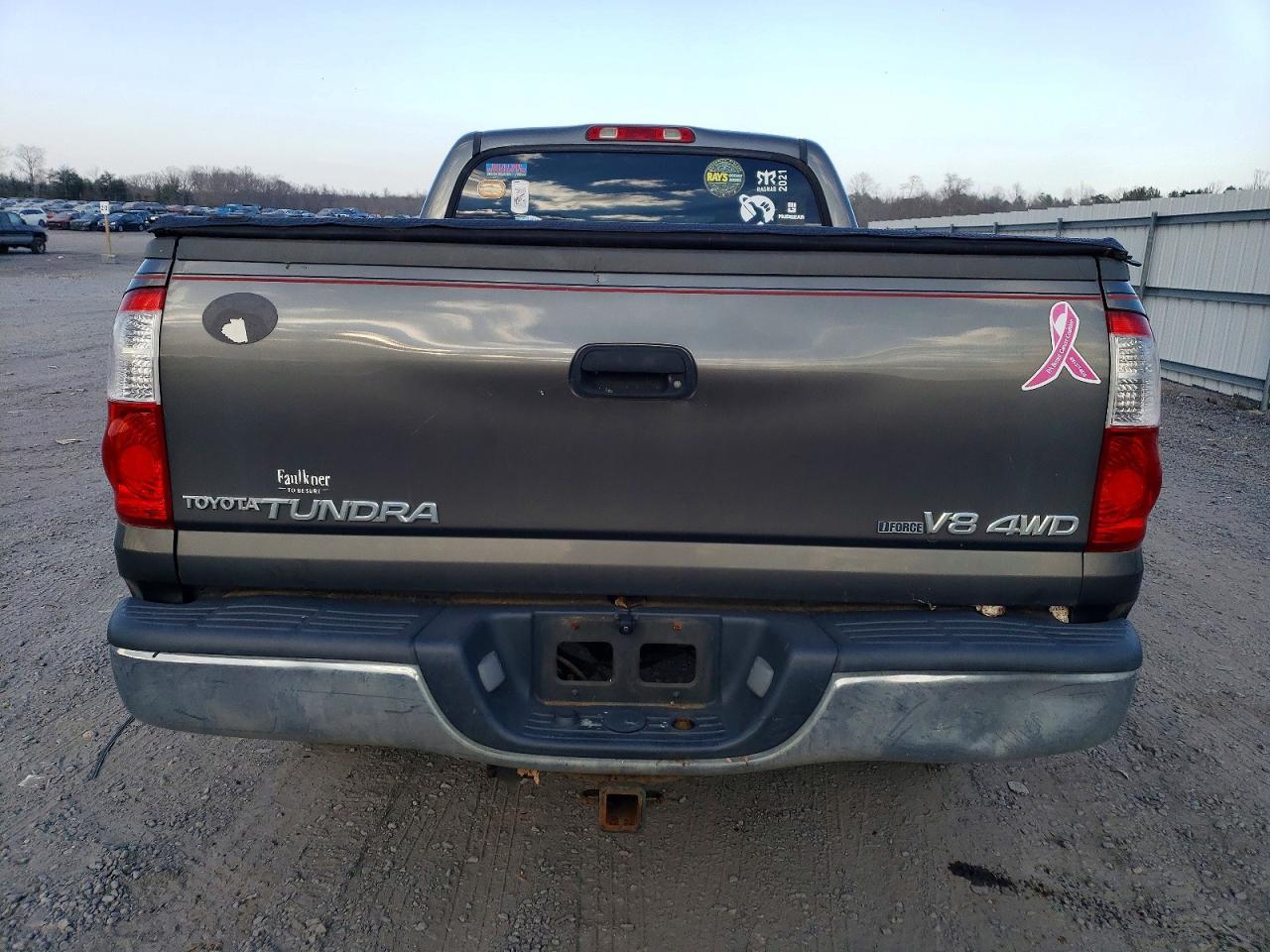 2004 TOYOTA TUNDRA