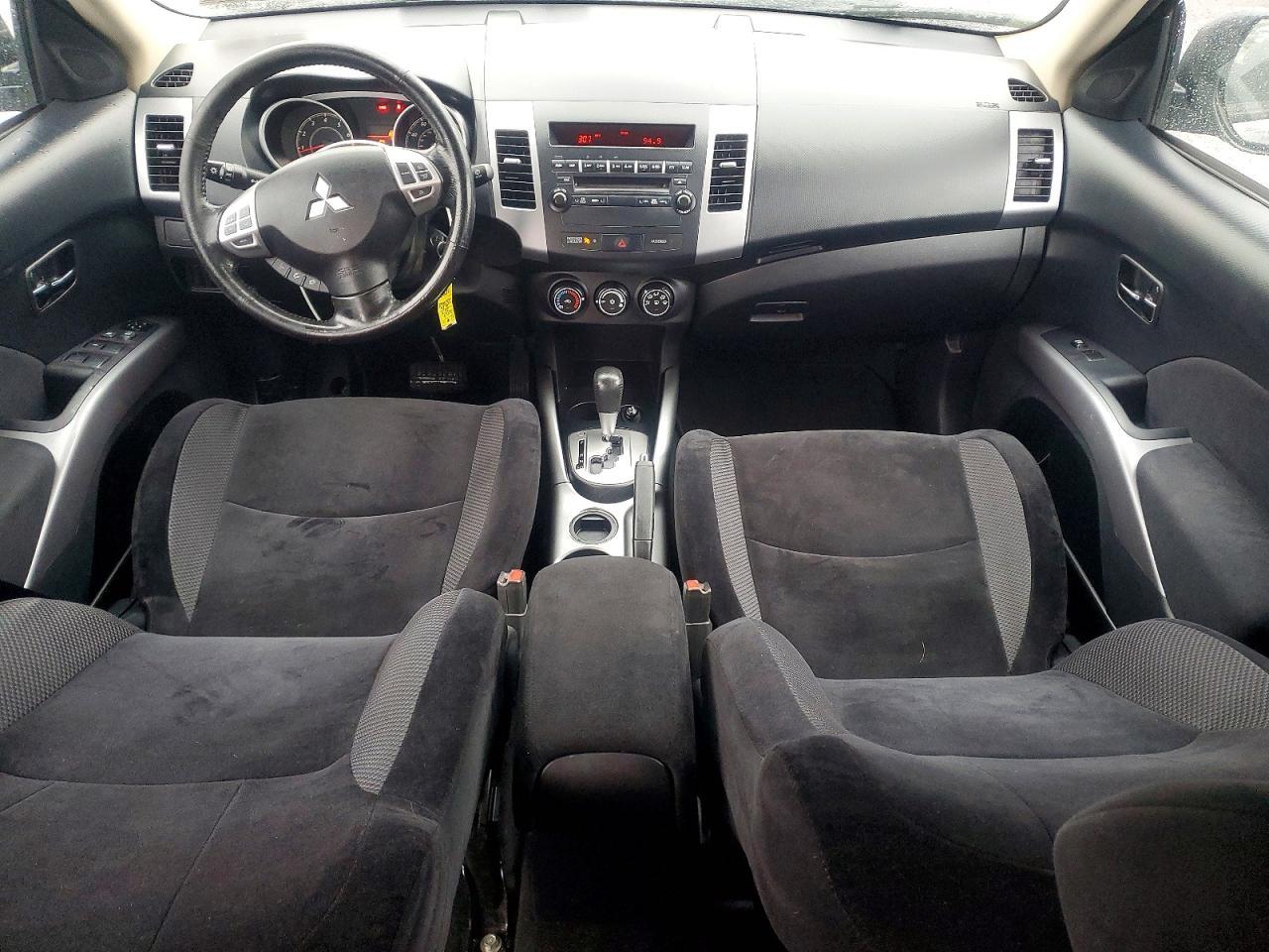 2013 MITSUBISHI outlander