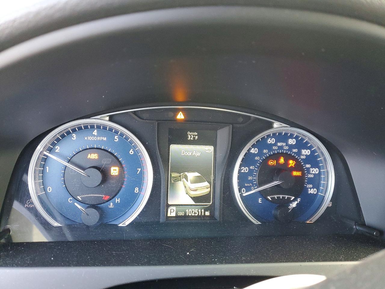 2016 TOYOTA CAMRY