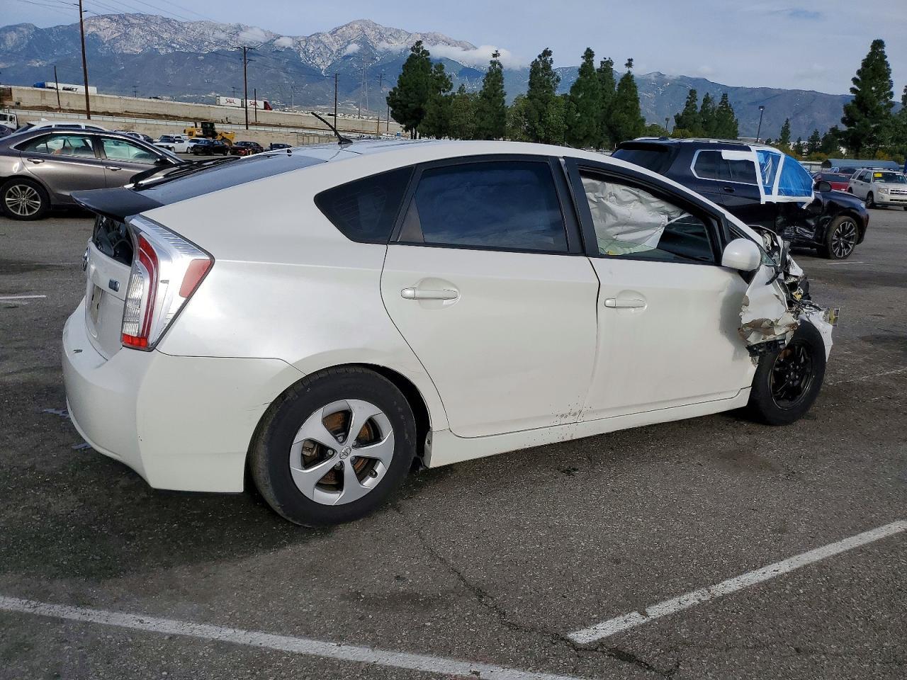 2013 TOYOTA PRIUS