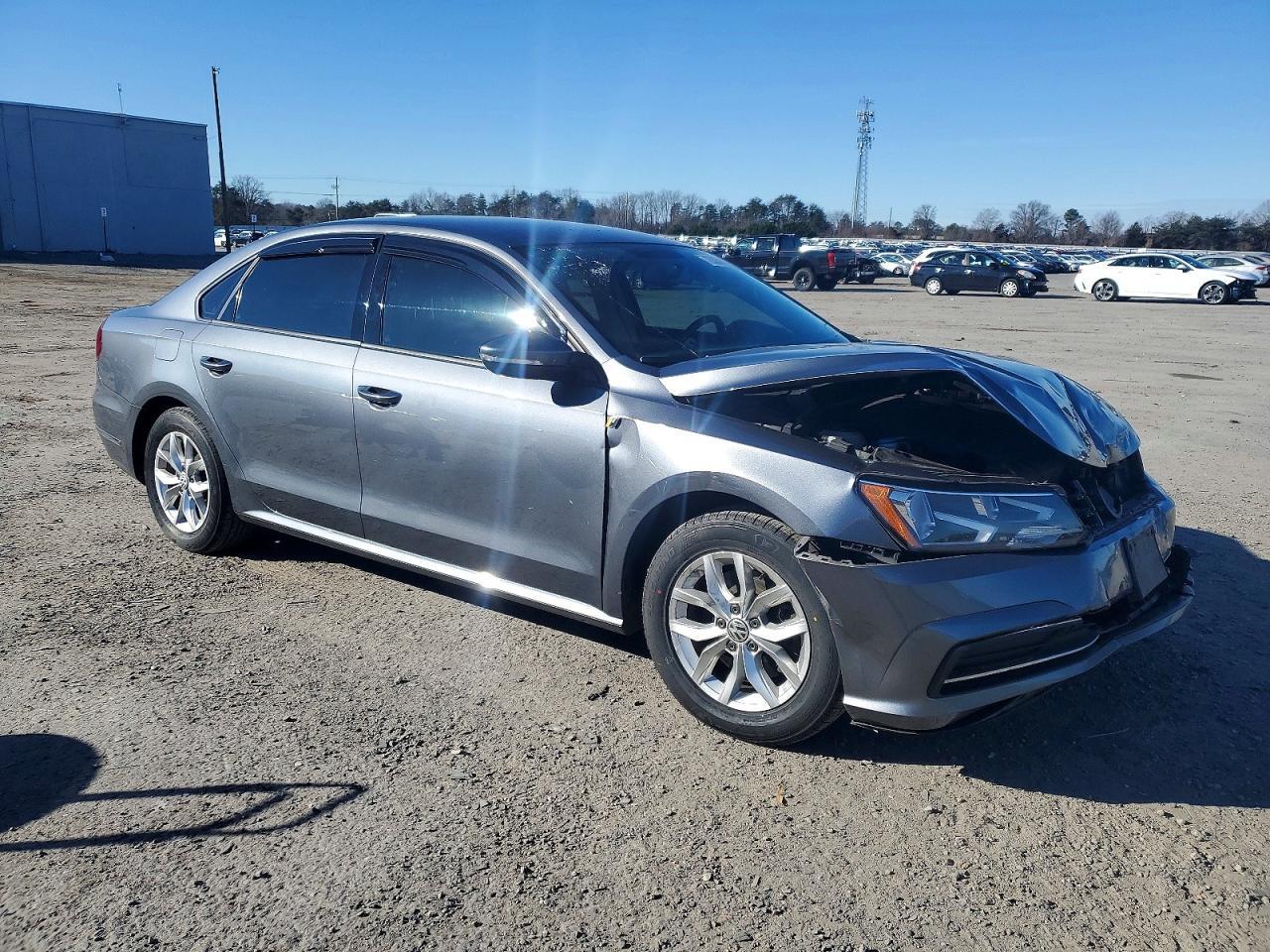 2018 VOLKSWAGEN Passat