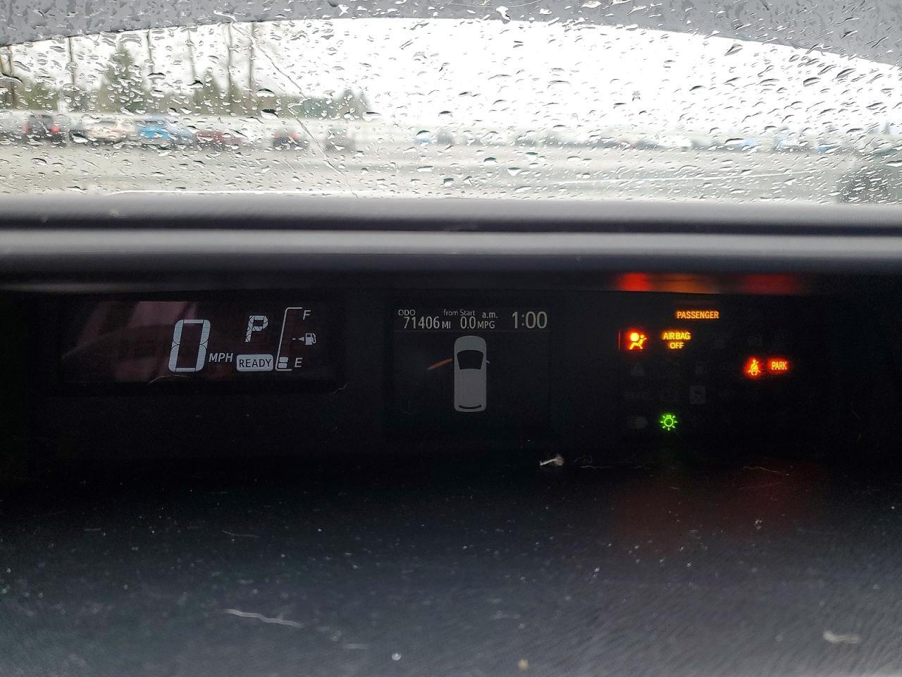 2016 TOYOTA Prius c