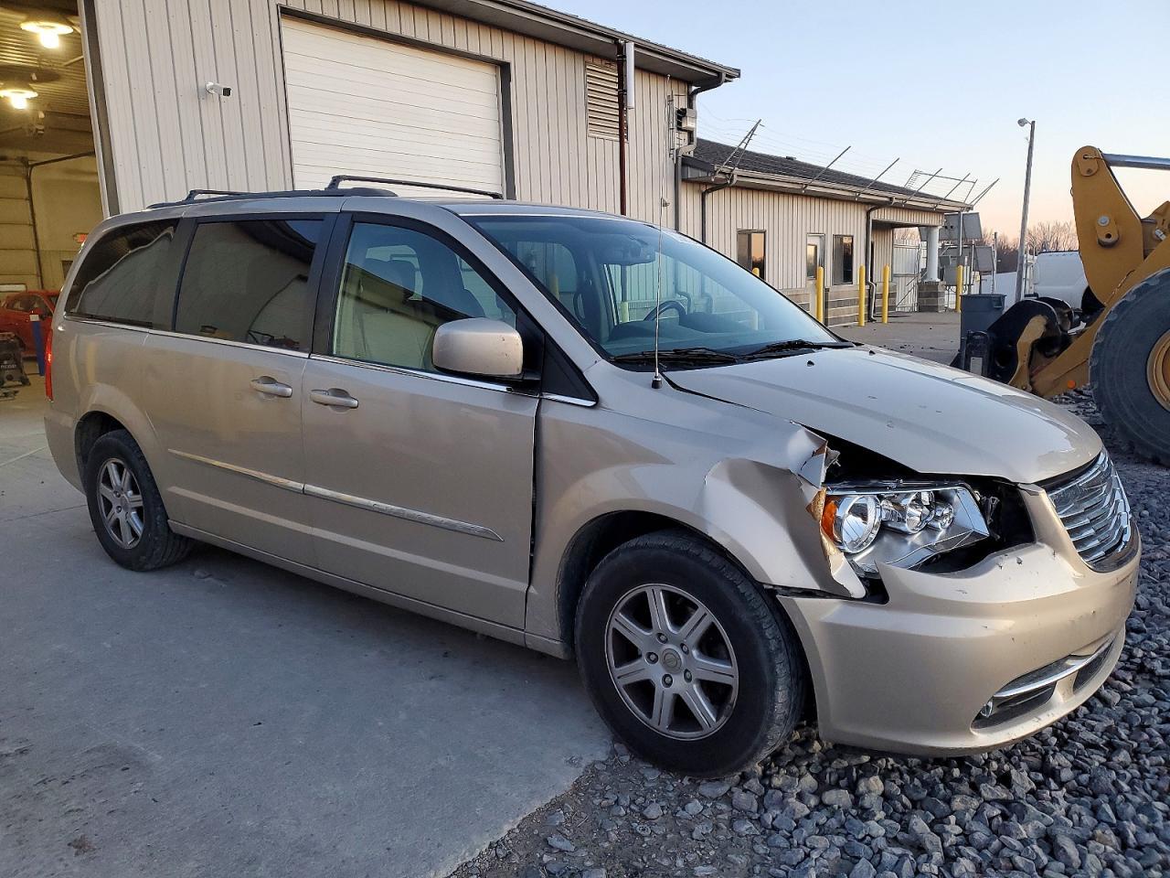 2012 CHRYSLER Town & Country