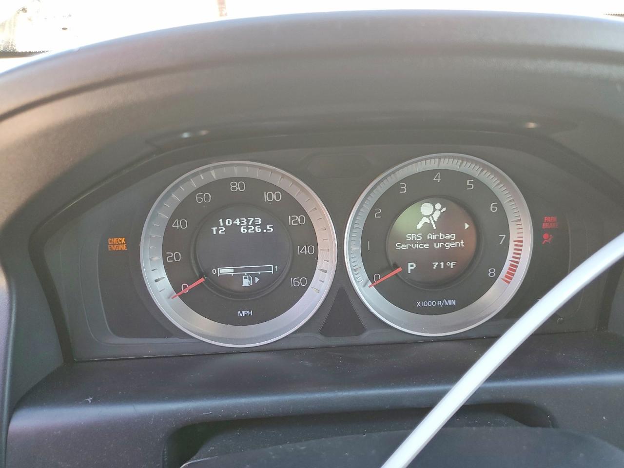 2011 VOLVO XC60