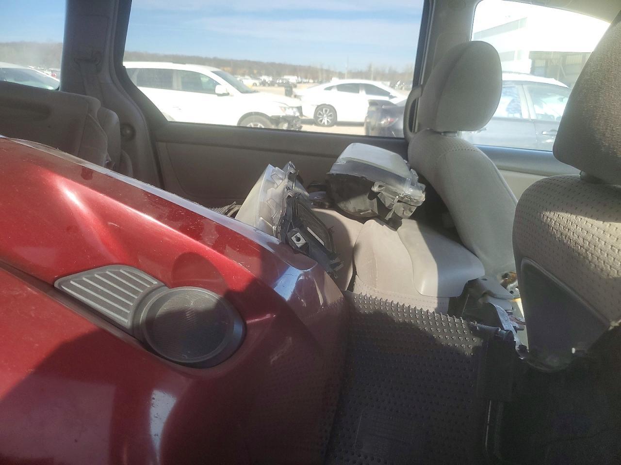 2010 TOYOTA SIENNA